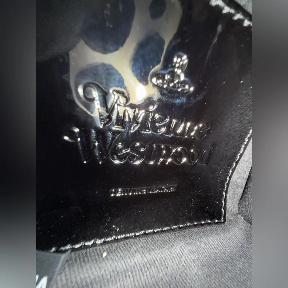 Vivienne Westwood 🧿🧿 vivienne